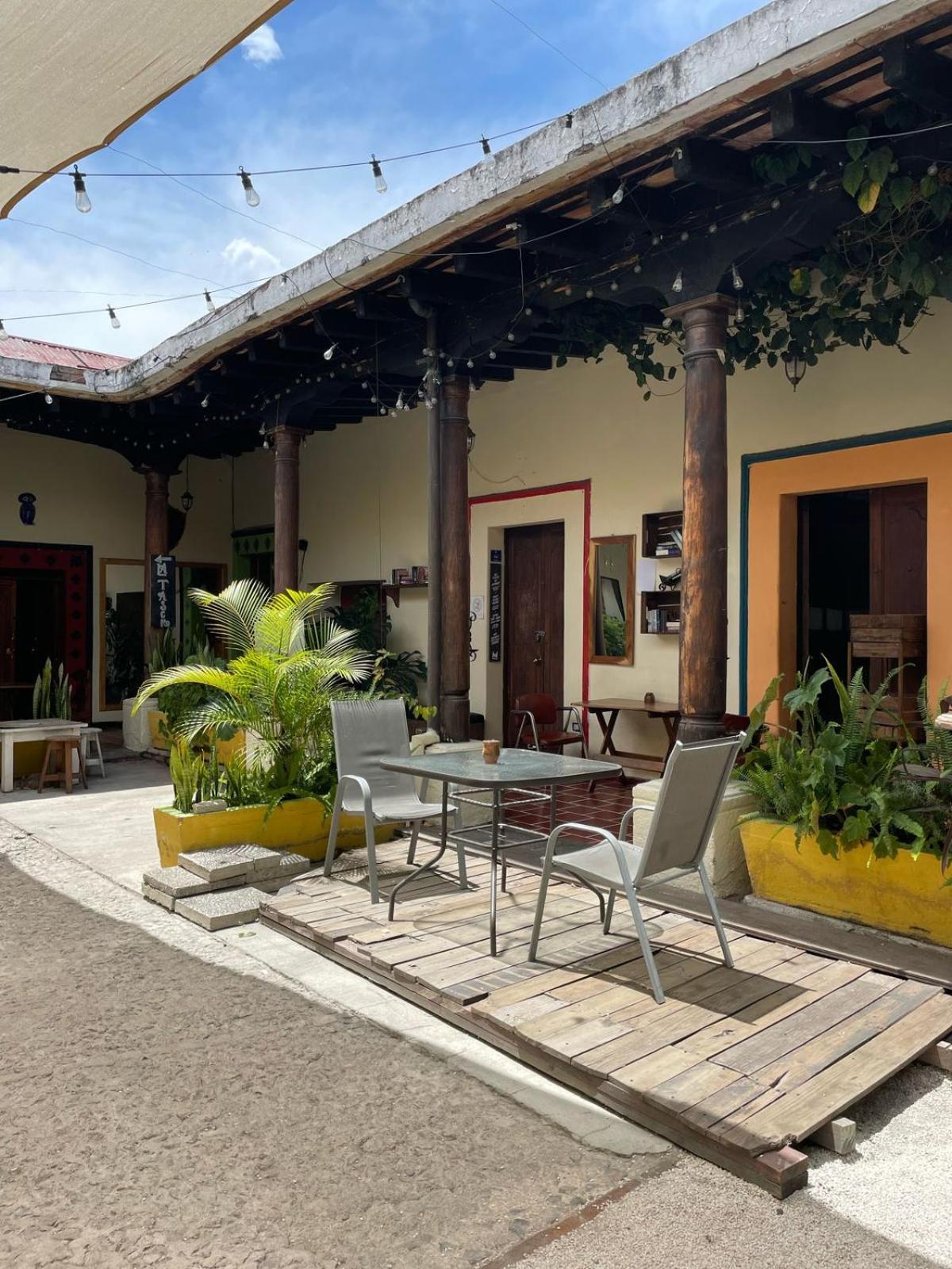 Volko Party Hostel Antigua Zewnętrze zdjęcie